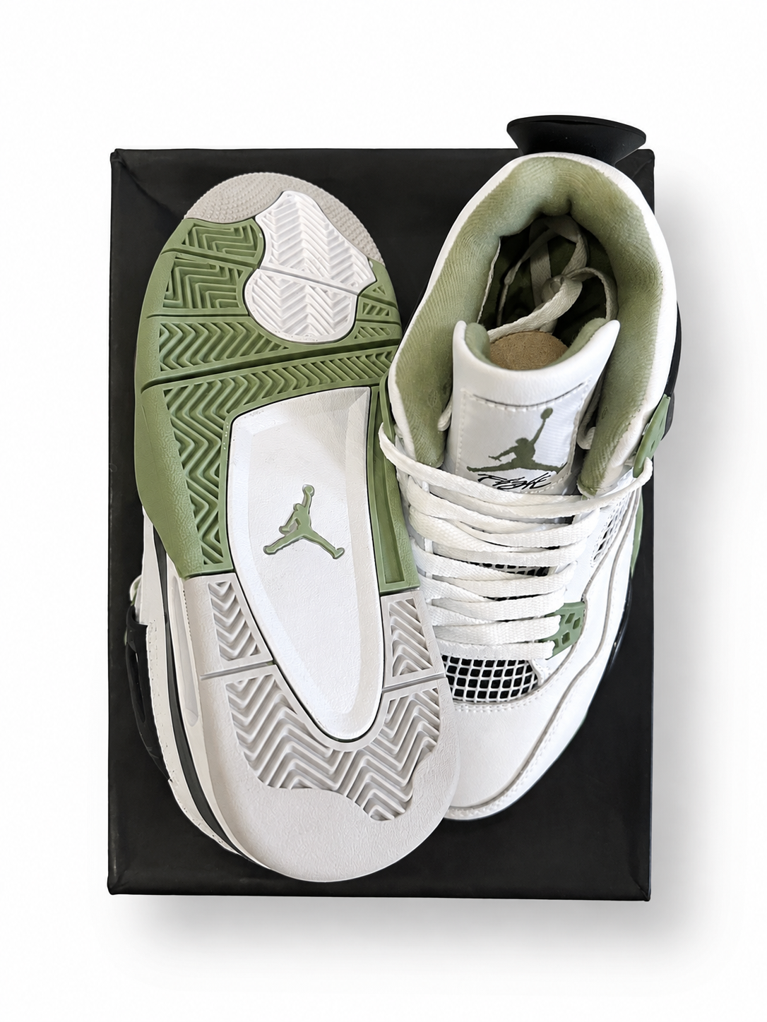 Jordan 4 “Seafoam”